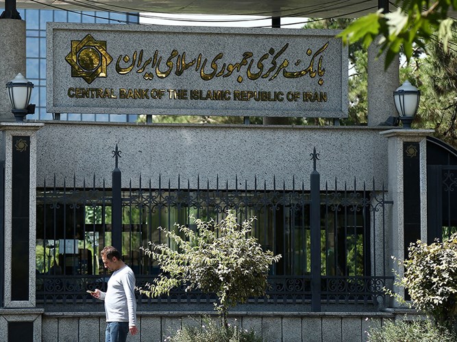 دپوی نهاده ها در مبادی شمال و جنوب؛ وارد کنندگان در انتظار تصمیم بانک مرکزی